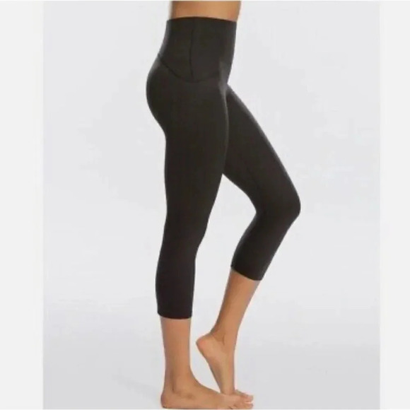 Spanx Black Lamn Cropped 20099R  Leggings, women’s size Small (2-4) - Picture 1 of 13